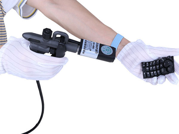 Ionizer gun with an adjustable plastic handle